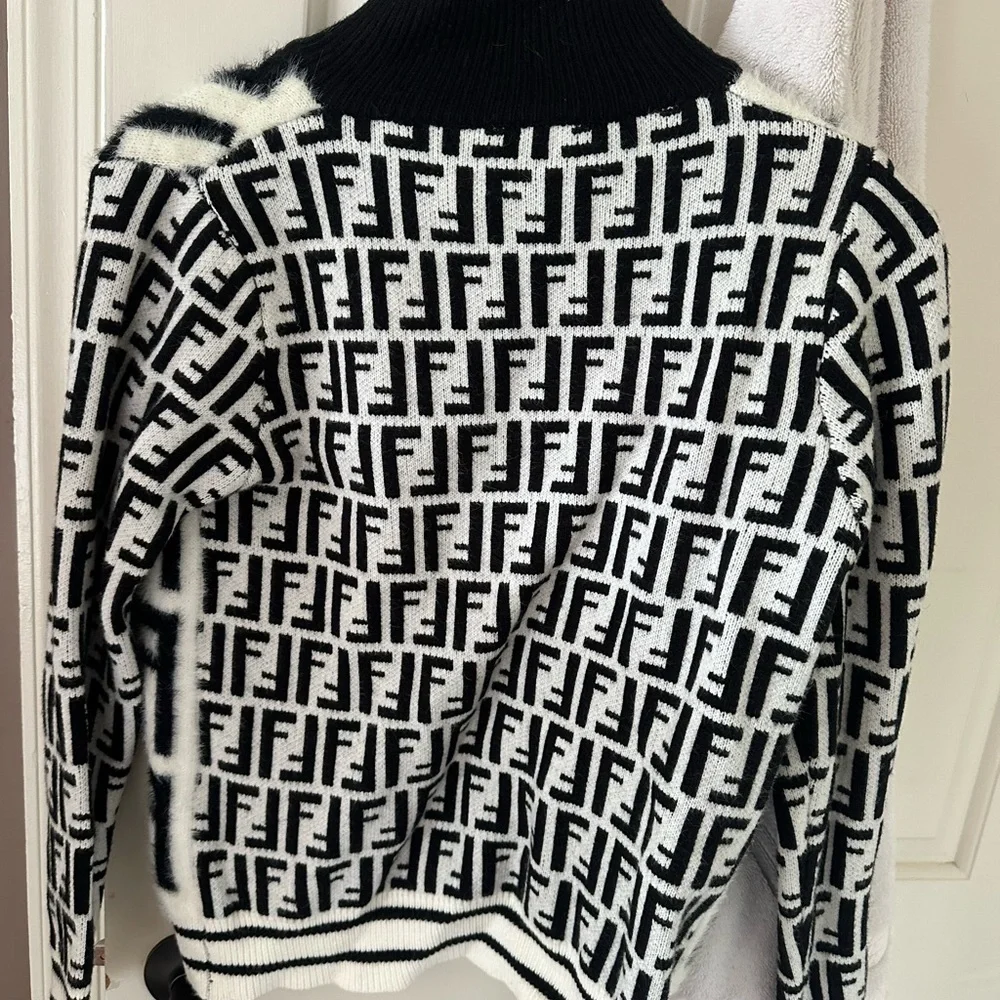 Black and White Patterned Jacket - Picture 2 of 2